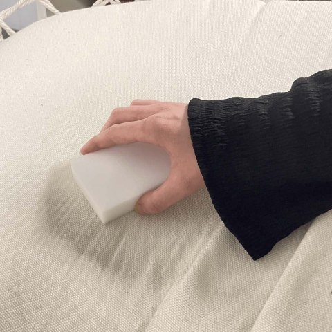 Magiczna gąbka z melaminy do czyszczenia plam bez chemii wielofunkcyjna wypustki Kik Sp. z o. o. Sp. k.
