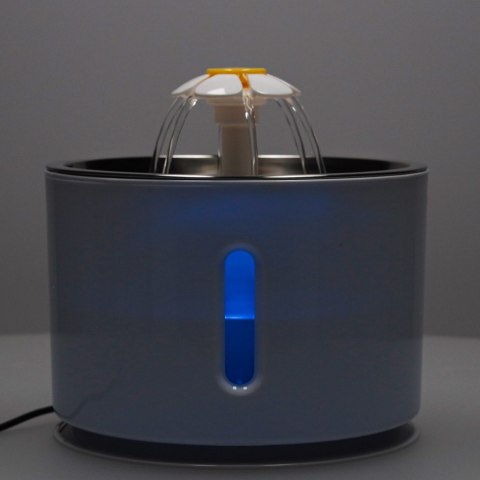 Poidełko fontanna dla psa kota zwierząt automatyczne poidło LED USB 2,4l filtr czyszczący Kik Sp. z o. o. Sp. k.
